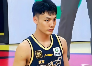 体育视频直播-广东3消息！徐杰王者归来，张皓嘉打满全场，杜锋感谢球迷
